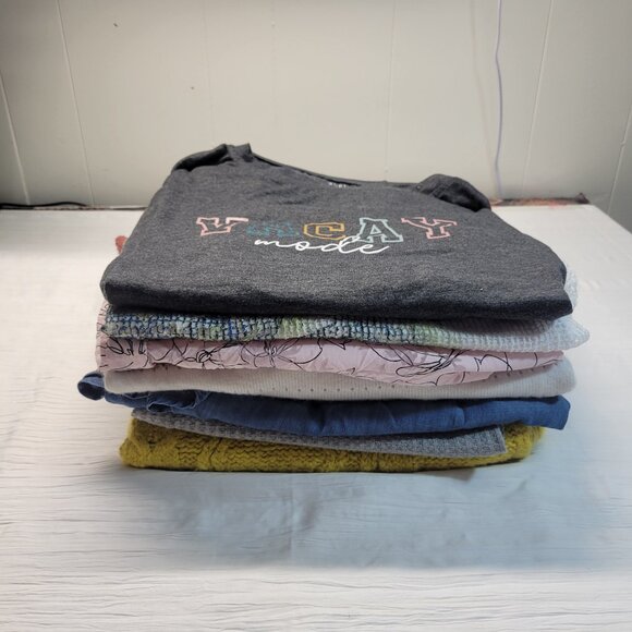 Bundle #22 1XL Mixed  Tops Blouses Sweaters - Picture 1 of 8